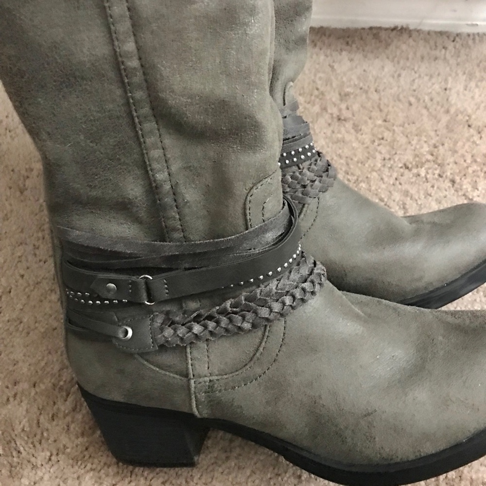 SOLD gray faux suede riding boots w zipper size 9